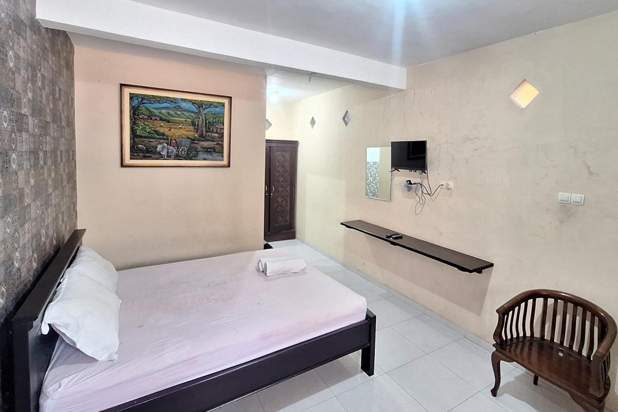 Villa Bukit Bunga Syariah Redpartner Pacet Mojokerto Exterior foto